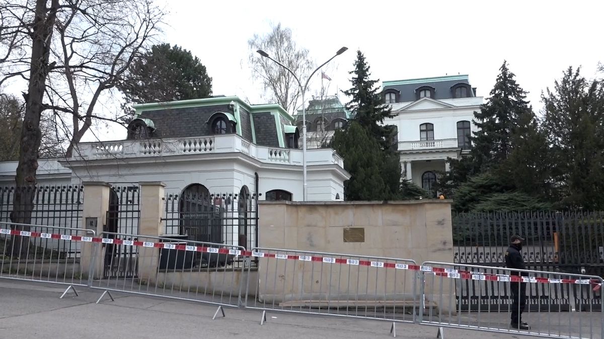 Ulici u ruské ambasády chce Praha 6 přejmenovat na Ukrajinských hrdinů
